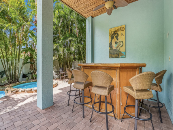 Expansive Beach Home - Casual Luxury - Steps to the Beach